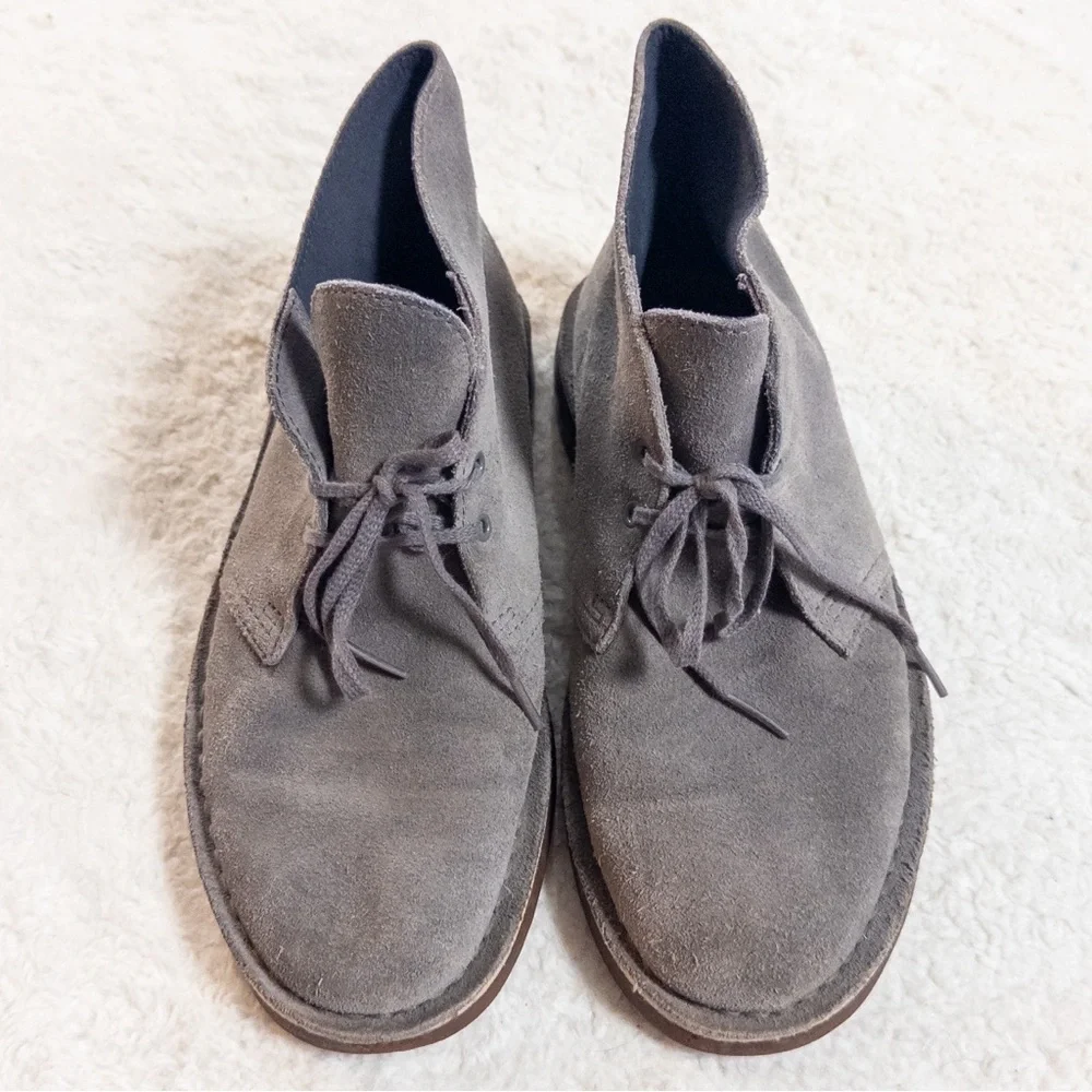 Men's Gray Suede Chukka Boots Clarks